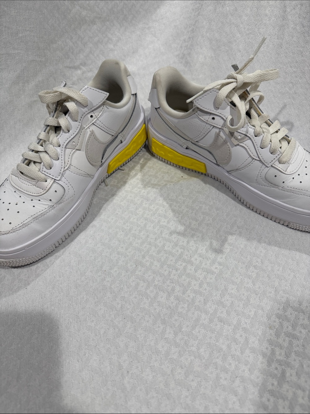 Nike White Leather Low-Top Sneakers with Yellow Heel Tab - Picture 7 of 7